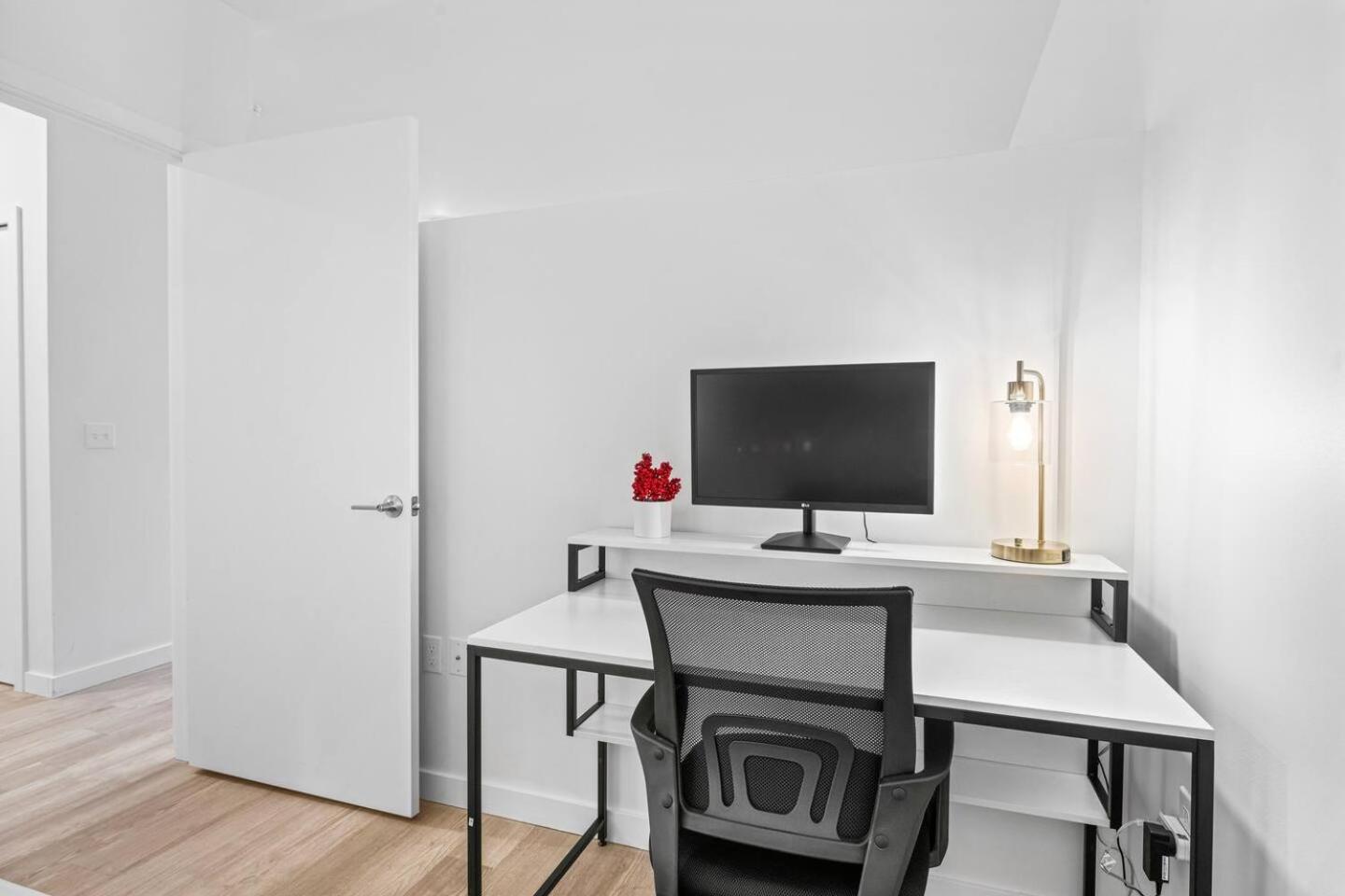 Convenient 2bd2ba In Museumofarts-downtowngym Apartment