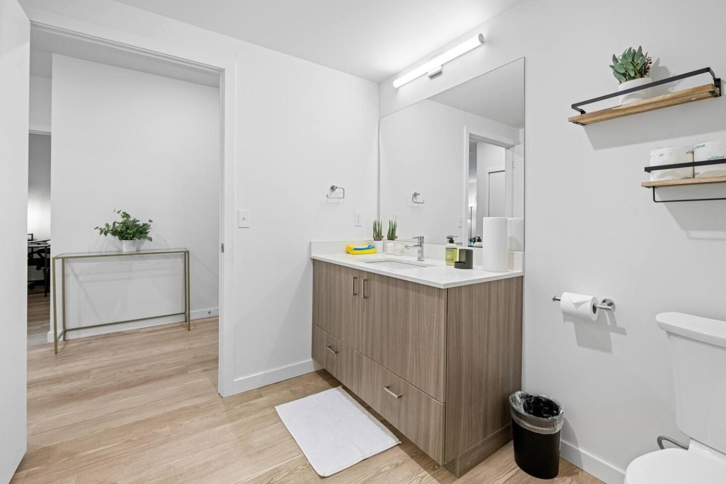 Convenient 2bd2ba In Museumofarts-downtowngym Apartment